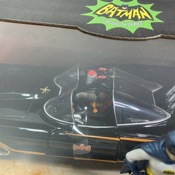 🆕️Jada Classic Batman & Batmobile Diecast NEW - Picture 10 of 11